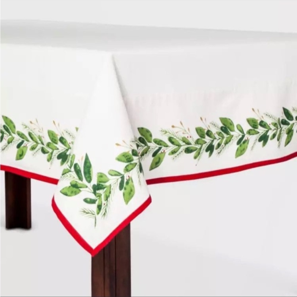 BRAND NEW THRESHOLD CHRISTMAS BOTANICAL GARDEN TABLECLOTH 60” x 84”